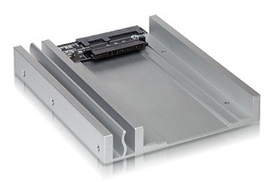 Transposer adapts 2.5-inch SATA SSD to a 3.5-inch drive tray