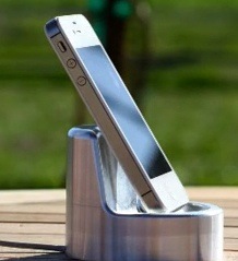 Outlaaw launches Kickstarter project for iPhone stand