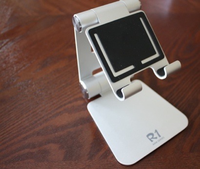 Satechi R1 stand for the iPad useful in variety of situations