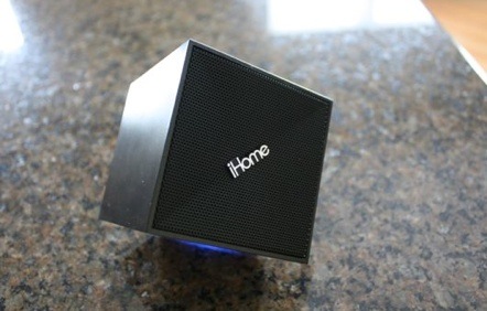 iHome IDM11 is small, versatile speaker