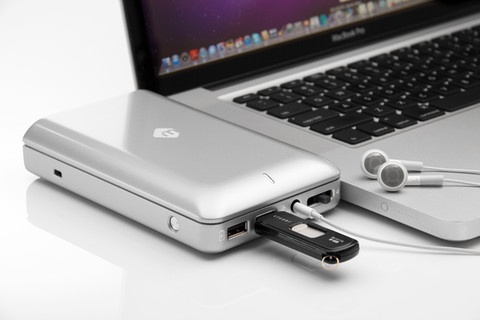 mDock turns your MacBook Pro into a ‘desktop’ computer