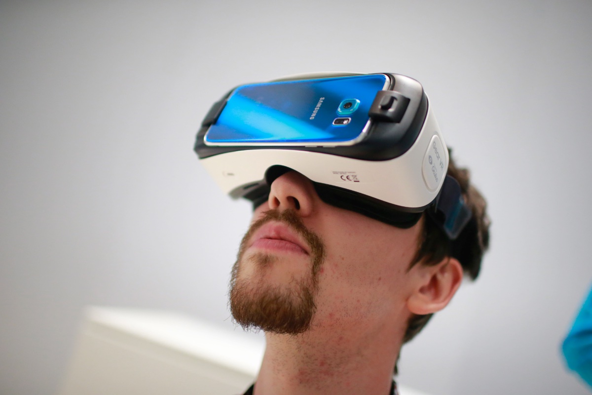 Market outlook for VR headsets remain positive