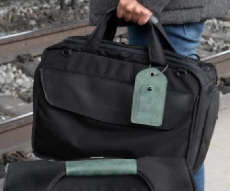 Kool Tools: WaterField Leather Luggage Tag, Leather Handle Wrap
