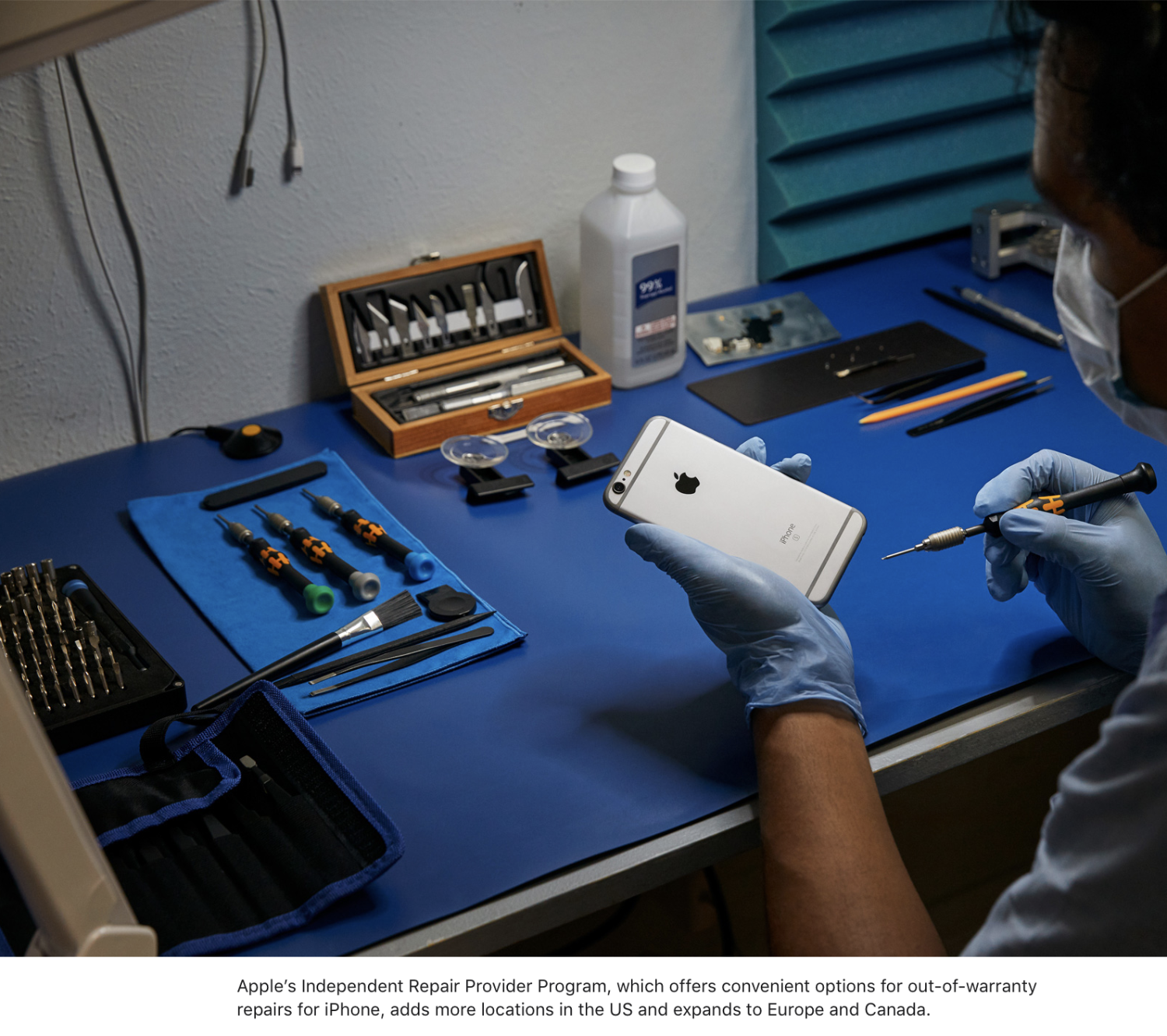 Apple expands iPhone repair services to hundreds of new locations across the U.S.