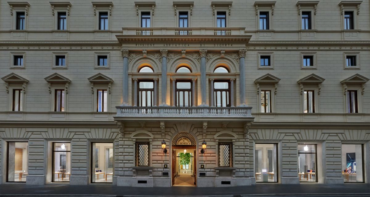 Apple Via del Corso opens Thursday, May 27, in Rome