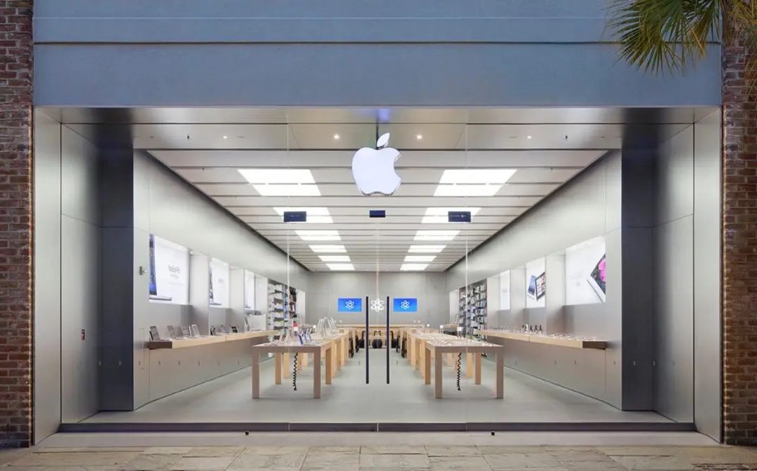 Twenty U.S. Apple retail stores closed due to COVID or bad weather