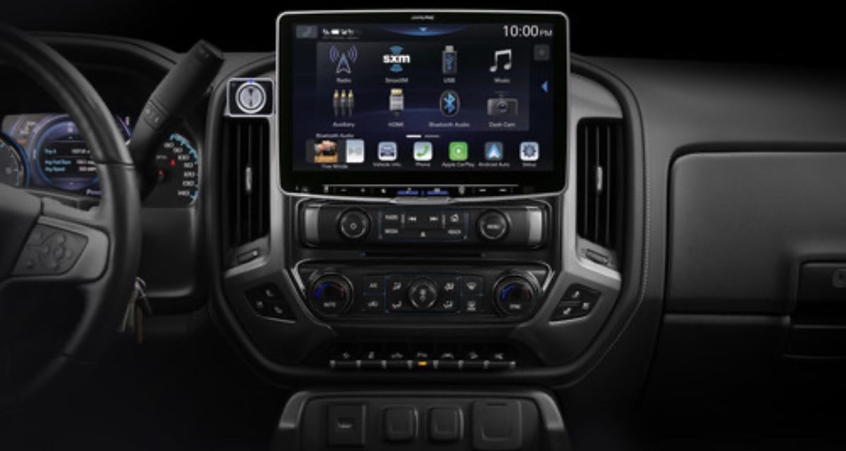 New Alpine Halo touchscreen receivers support Apple CarPlay