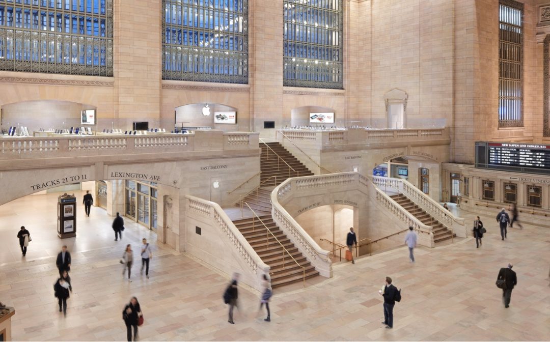 Union-organizing employees at Apple’s Grand Central store want at least $30/hour