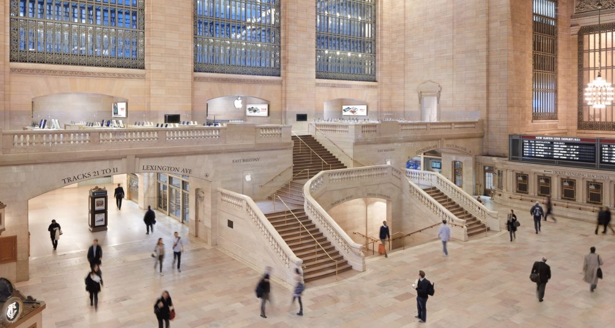 Union-organizing employees at Apple’s Grand Central store want at least $30/hour