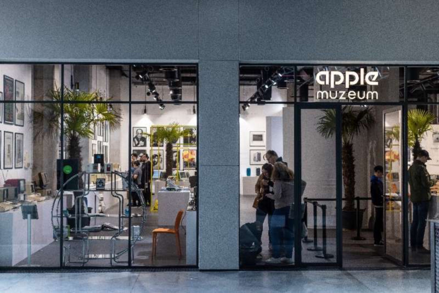 Apple Muzeum opens in former Warsaw factory with 1,600 exhibits - Vimarsana News