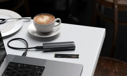 Satechi  USB-C Aluminum Tool-Free Enclosure offers an effective way to store, move data