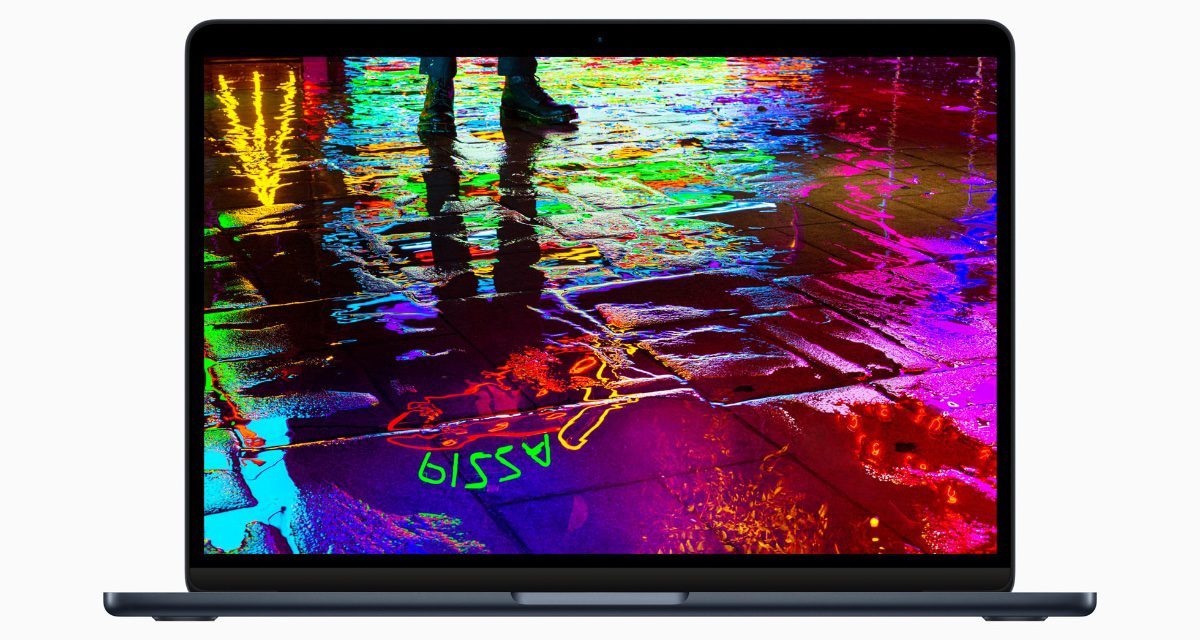 M2 MacBooks help Apple defy declining global sales of personal computers