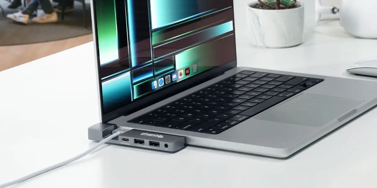 Plugable’s 5-in-1 USB Hub expands your MacBook Pro or MacBook Air’s connection options