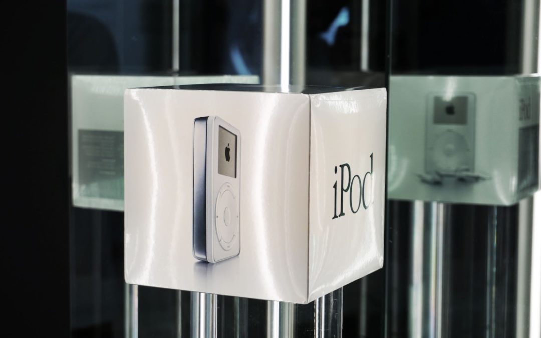 2001 First Generation iPod to auction for world record $29,000