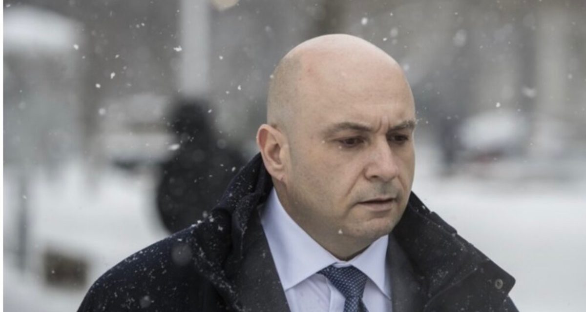 Former Apple lawyer who pled guilty to insider trading charges gets four years of probation