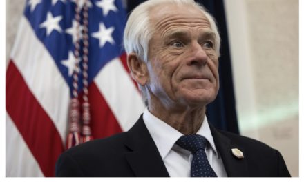 Trump flunky again threatens Apple with tariffs for not moving iPhone manufacturing to the U.S.