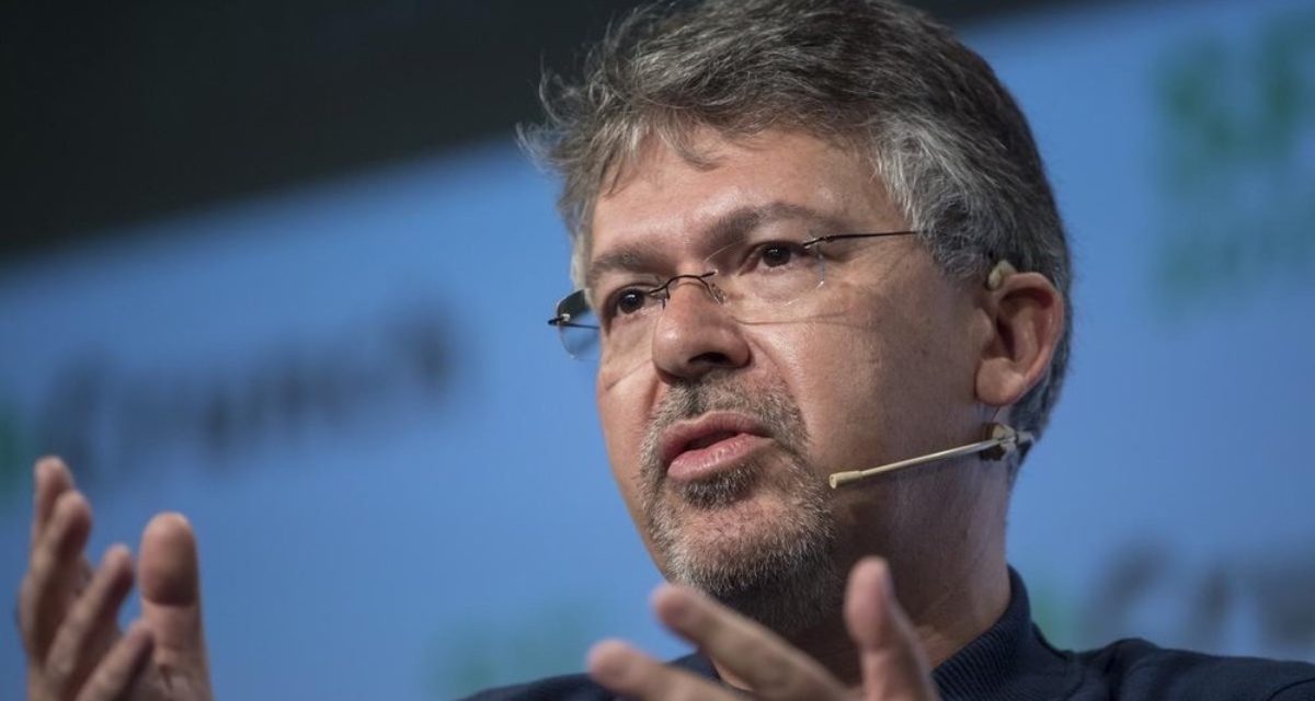 John Giannandrea to retire from Apple next spring