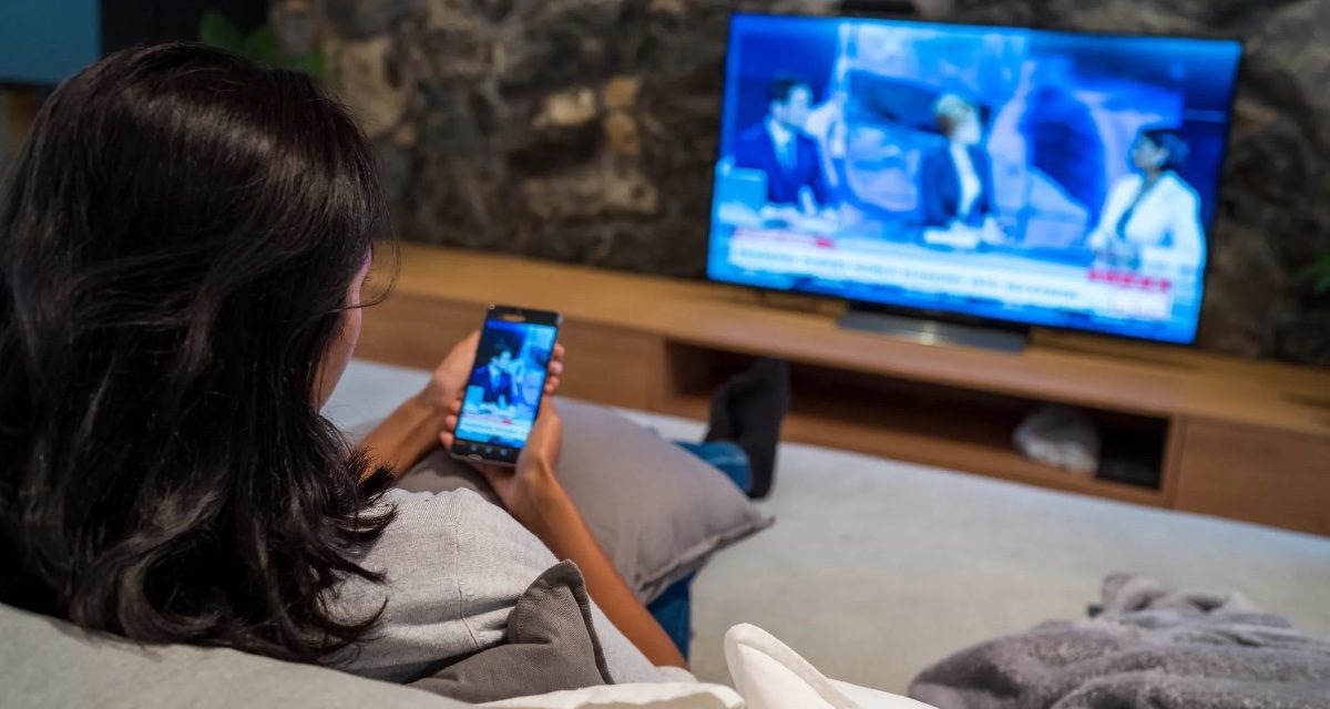 Omdia: More than half of 45–54 year olds now watch mobile video while watching TV