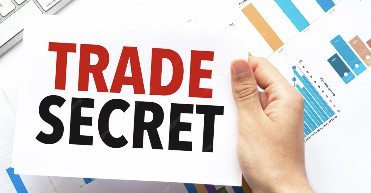 Former engineer accused of stealing trade secrets settles with Apple