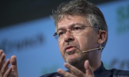 Apple’s former AI chief John Giannandrea is joining a science AI startup