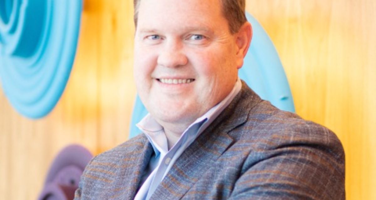 Apple hires American Airlines exec, a dedicated Republican, as its head of government affairs
